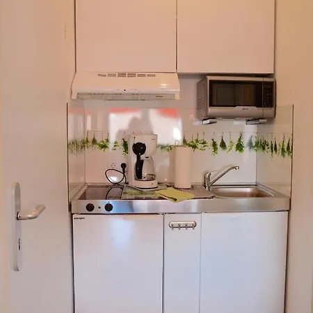 Seaview Apartment *